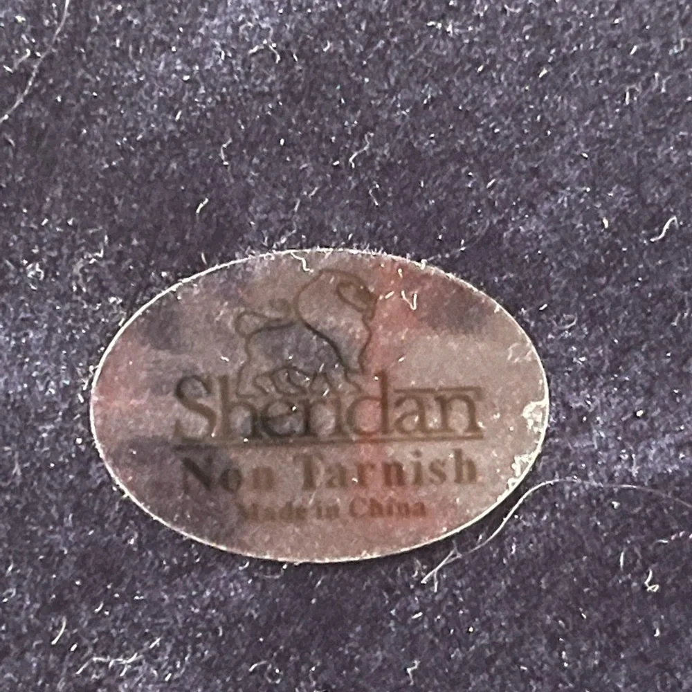 Hacienda silver plated non tarnished jewelry box by Sharidan company